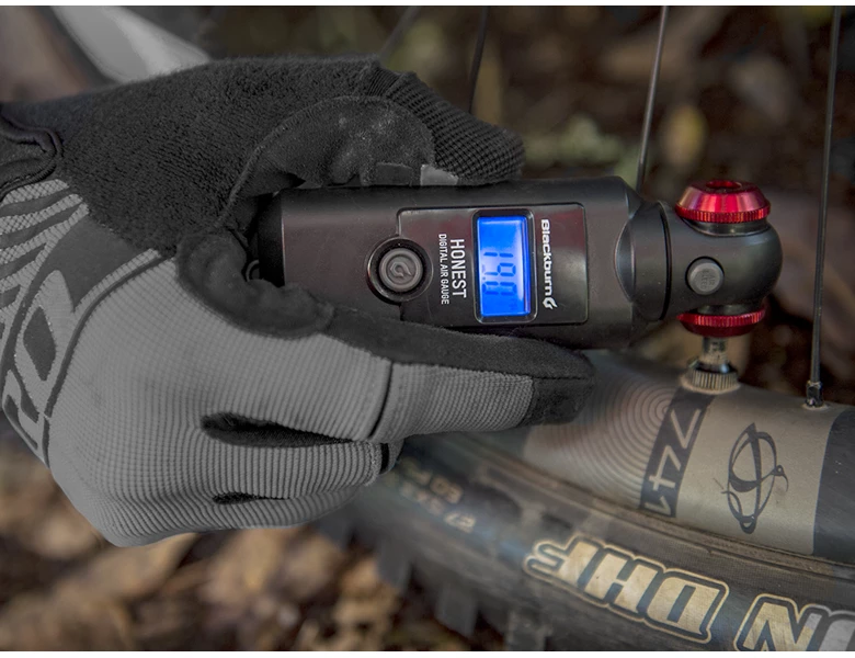 Blackburn Honest Digital Dæktryksmåler, 150 PSI 4 Blackburn Honest Digital Dæktryksmåler, 150 PSI – Image 2